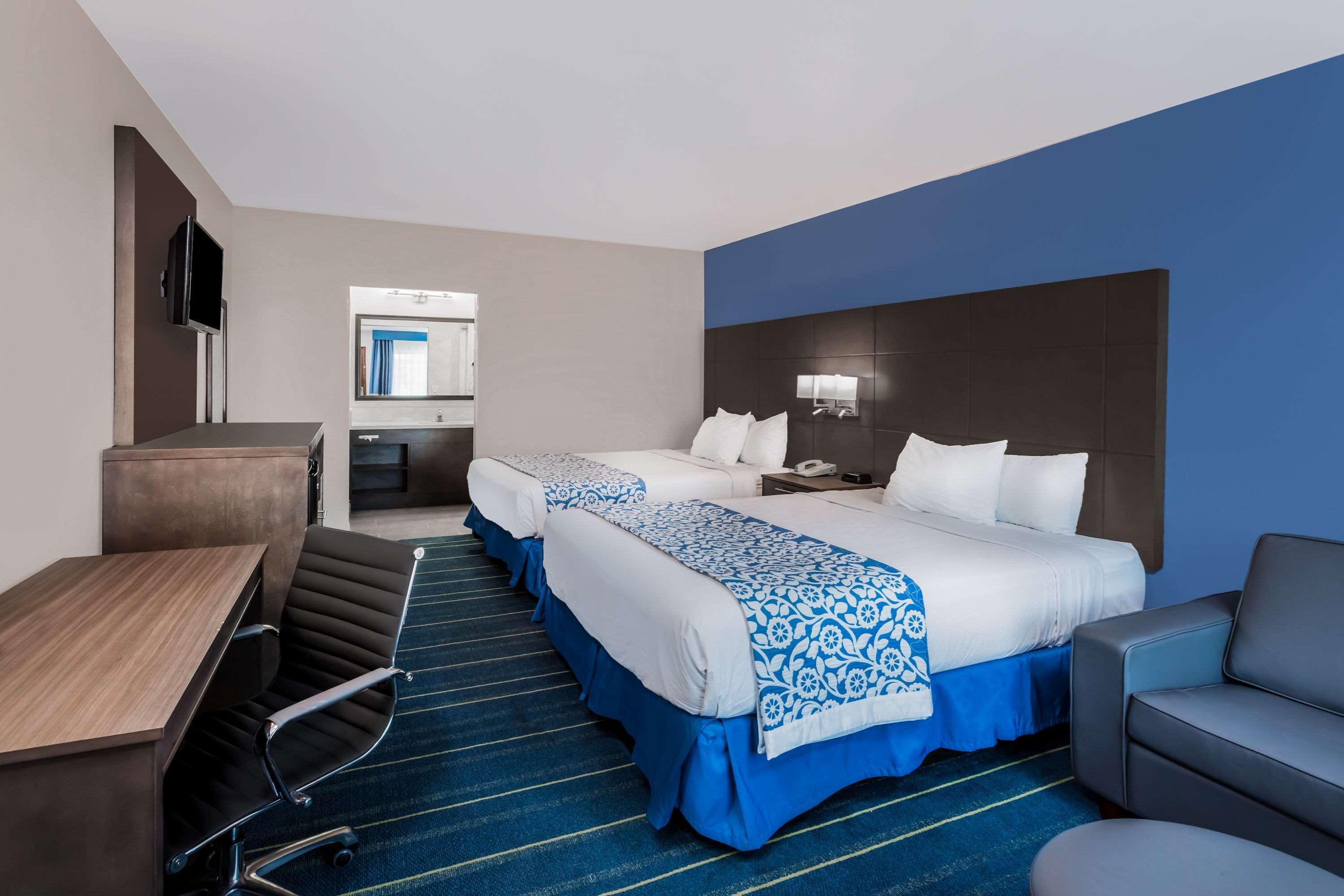 Days Inn & Suites By Wyndham Anaheim At Disneyland Park Dış mekan fotoğraf